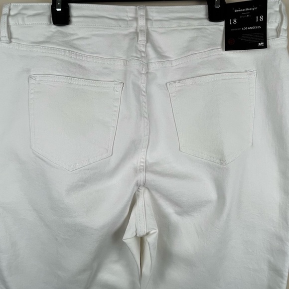 NWT I & M Black Label Sienna Straight High Rise White Jeans Size 18 - Picture 4 of 12